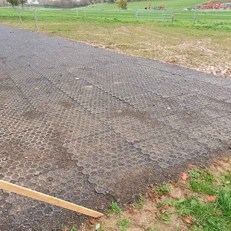 MOSAIK ALVEOLES® Parking & Agricultural Tiles